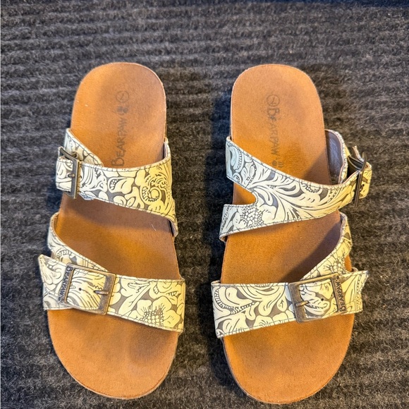 Women's Sandals with Paisley Design - Picture 4 of 5